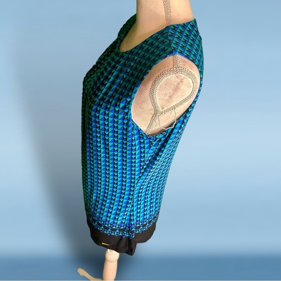 Calvin Klein ‘Sleeveless Pleat Neck Knit Top’ in Electric Blue Geometric Print M - Picture 9 of 12